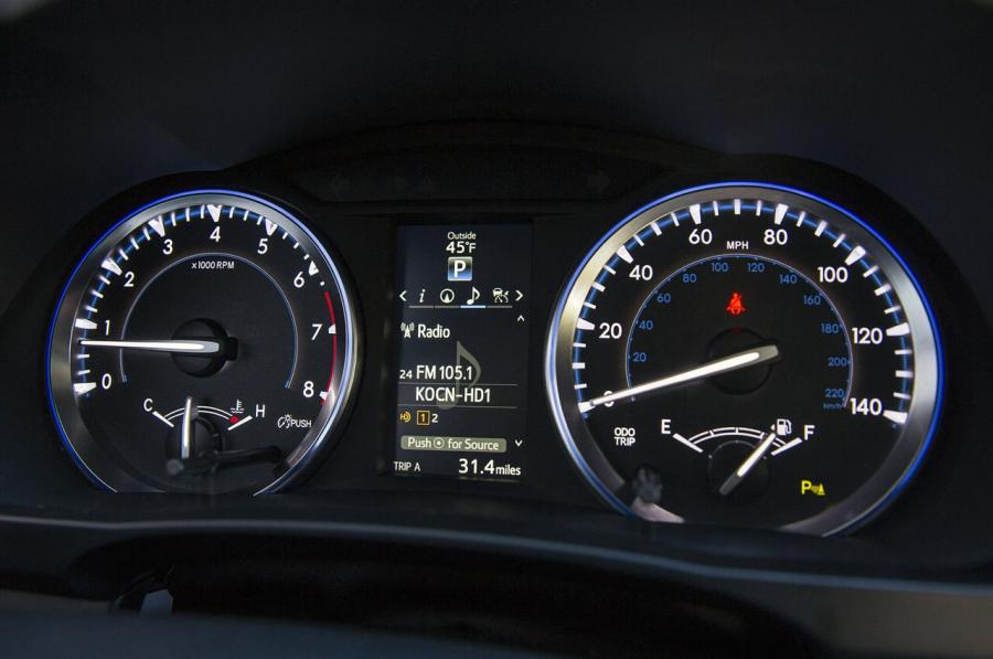 Интерьер Toyota Highlander (XU50) 2013 года  (фото 8 из 80)